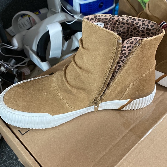 Sperry Kids Soletide Mid Sneaker Tan, Size 4M - Picture 3 of 7